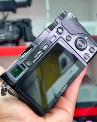 SONY a6000 com objetiva 18-55mm