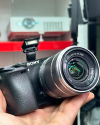 SONY a6000 com objetiva 18-55mm