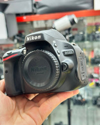 Câmera NIKON D5100 – Corpo Seminovo ✨📸