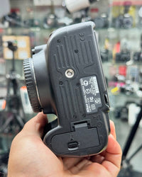 Câmera CANON 200D com Lente 18-55mm – Seminova ✨📸