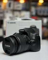 Canon EOS 250D – Corpo + Lente Kit Seminovo