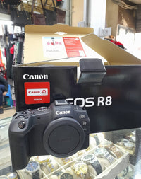 Canon R8 corpo – Seminovo (caixa usada)