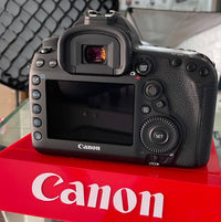 Kit Profissional Canon 5D Mark IV + 24-105mm f/4L!