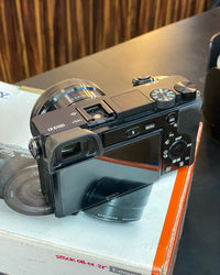 Câmera Sony Alpha A6100 + Lente 16-50mm (SEMINOVA)